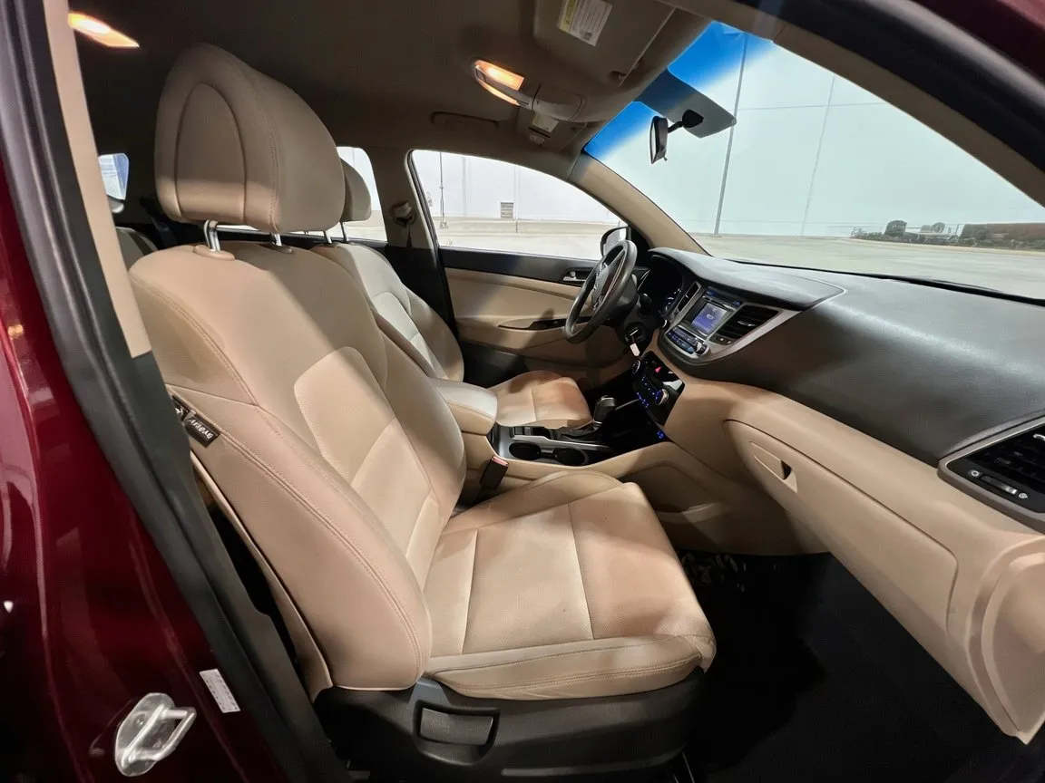 2017 Hyundai Tucson SE - Photo 19