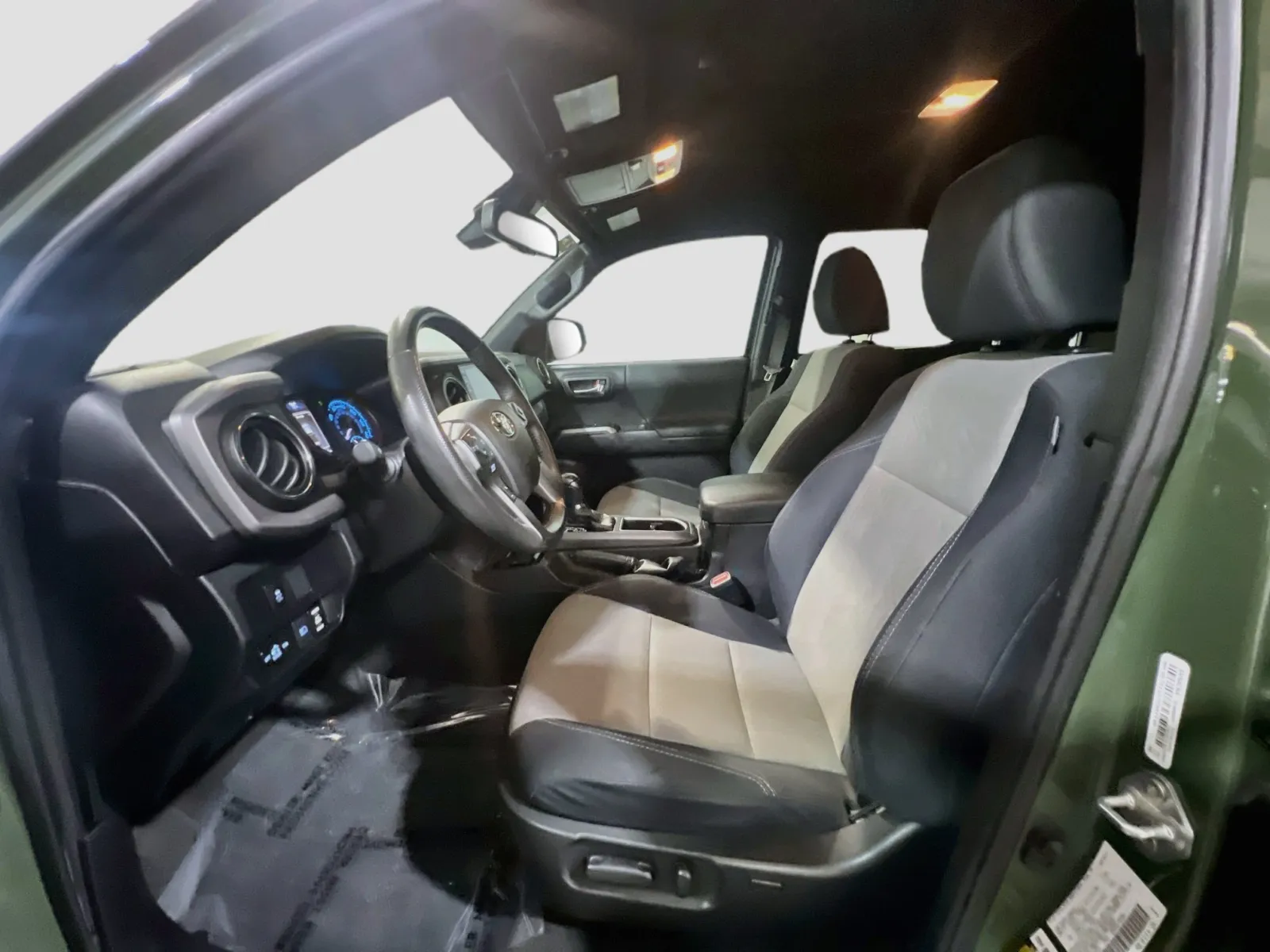 2021 Toyota Tacoma TRD Sport - Photo 14