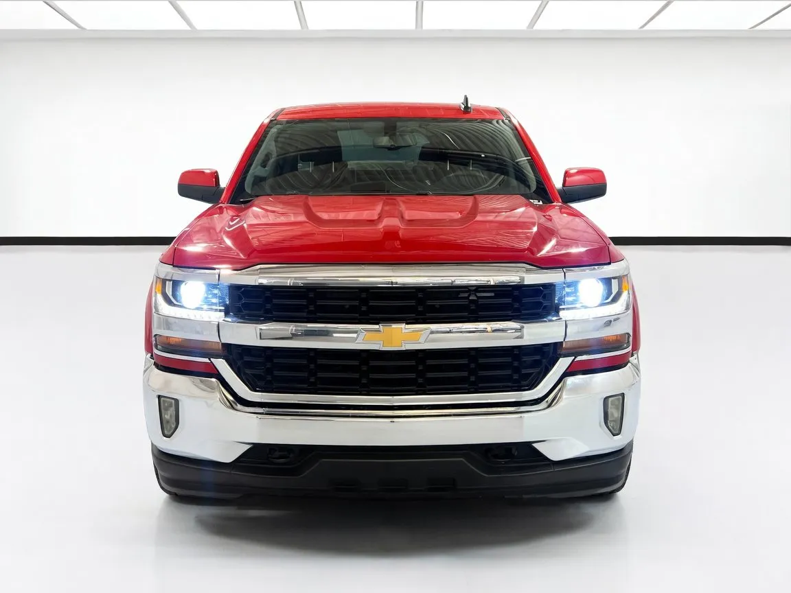 2018 Chevrolet Silverado 1500 LT - Photo 2
