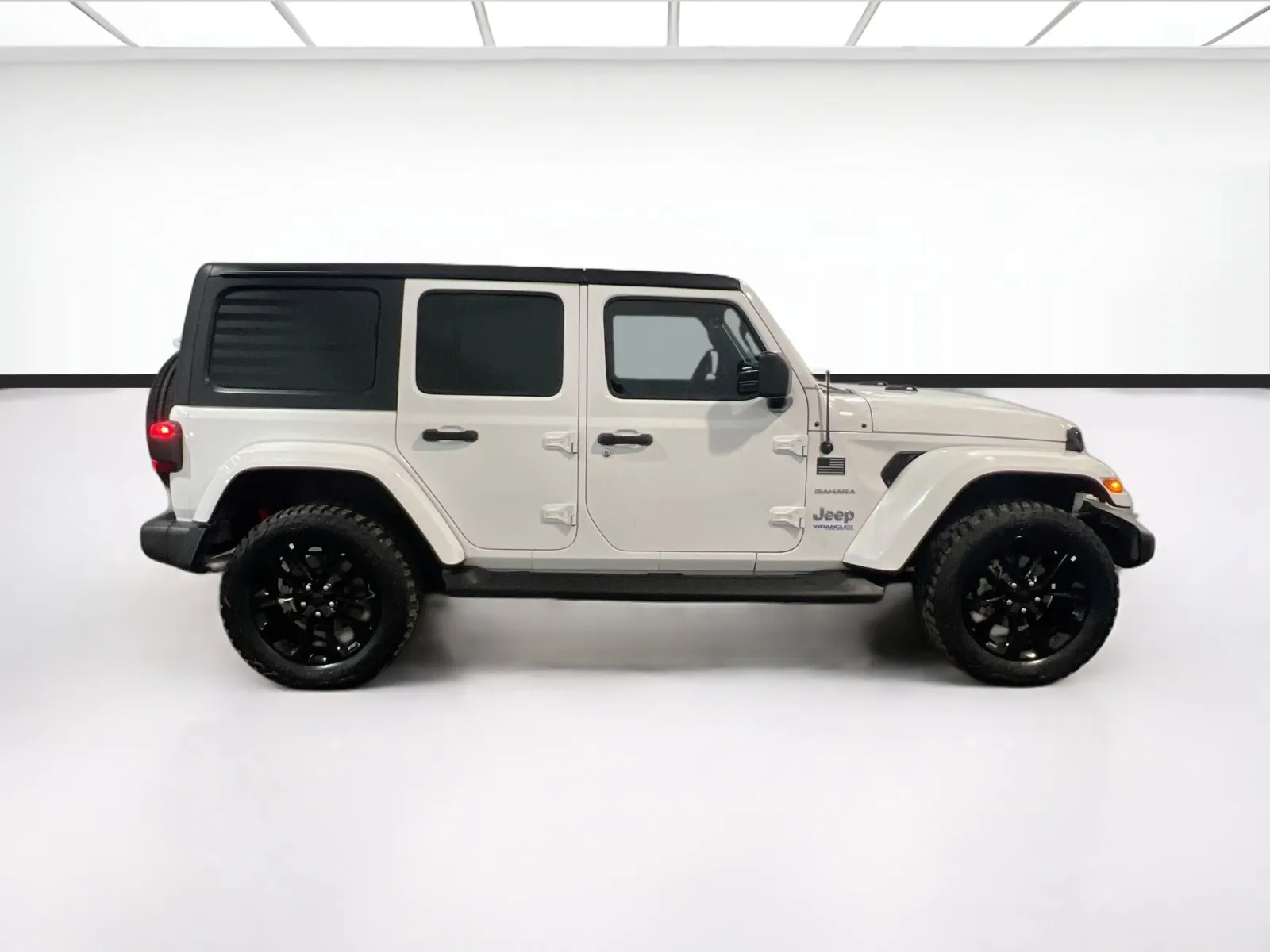 2021 Jeep Wrangler Unlimited Sahara 4XE - Photo 24