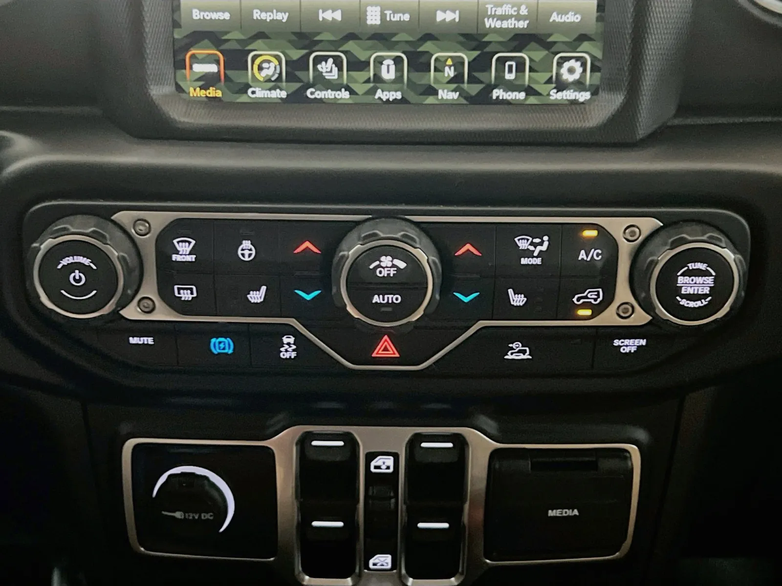 2021 Jeep Wrangler Unlimited Sahara 4XE - Photo 12