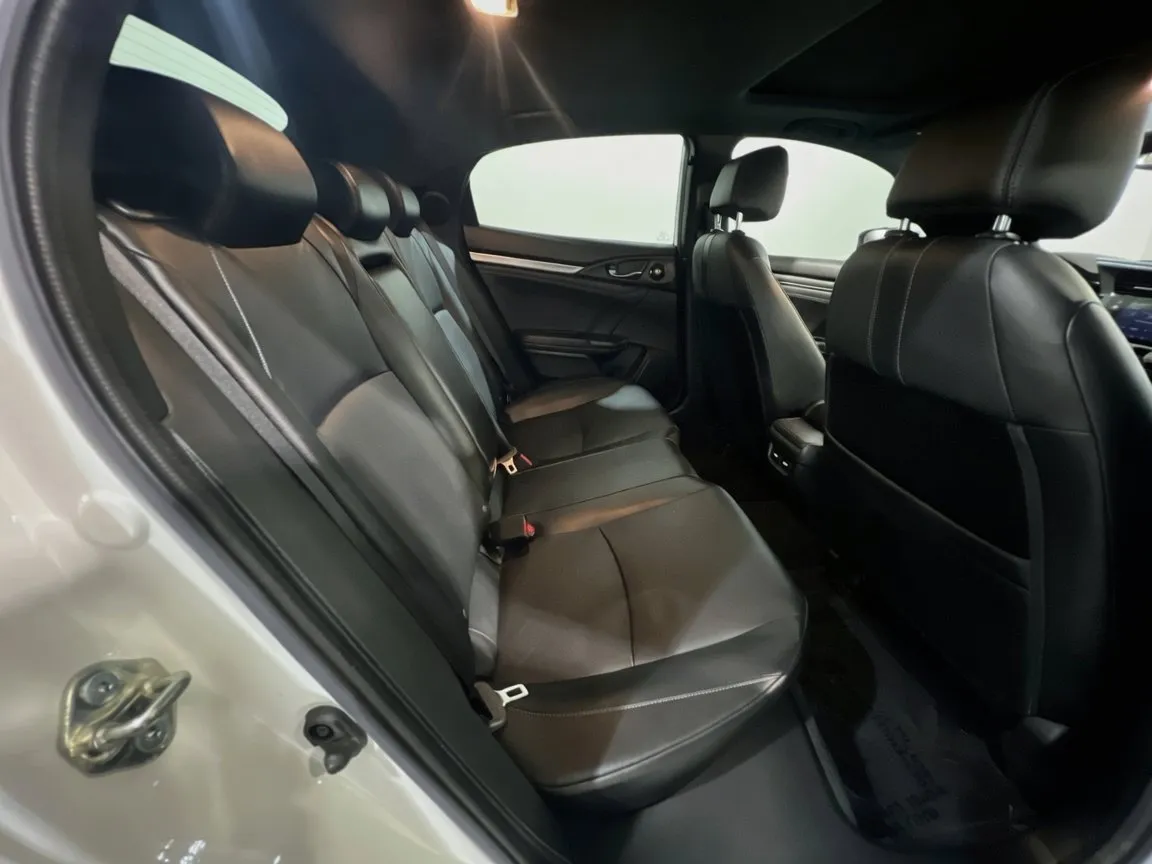 2018 Honda Civic Hatchback Sport Touring - Photo 20