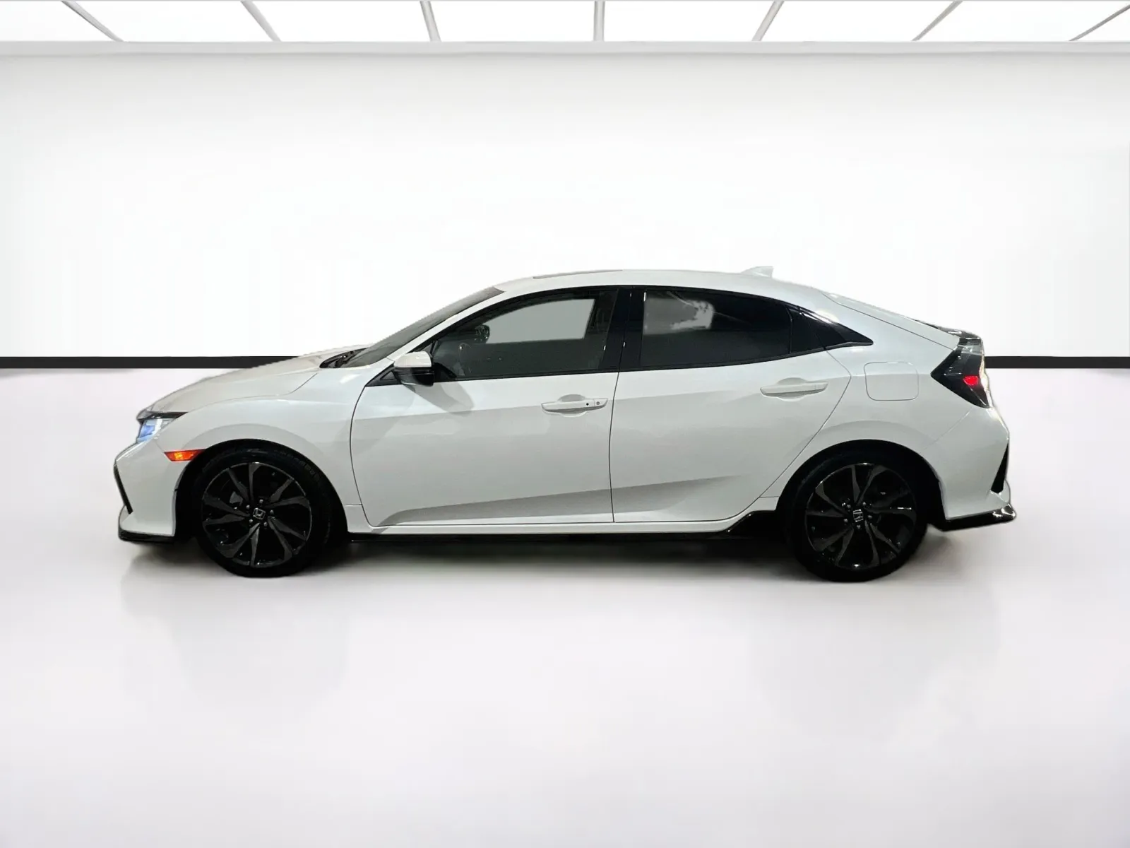 2018 Honda Civic Hatchback Sport Touring - Photo 23