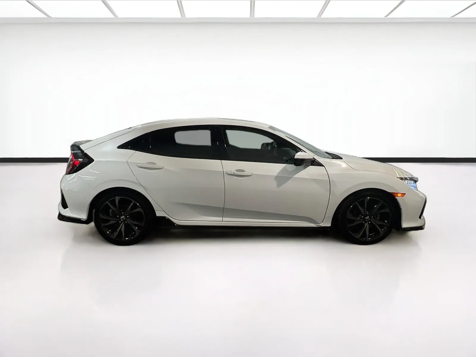 2018 Honda Civic Hatchback Sport Touring - Photo 24