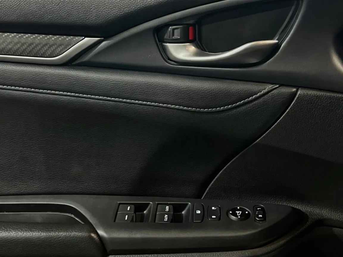 2018 Honda Civic Hatchback Sport Touring - Photo 14