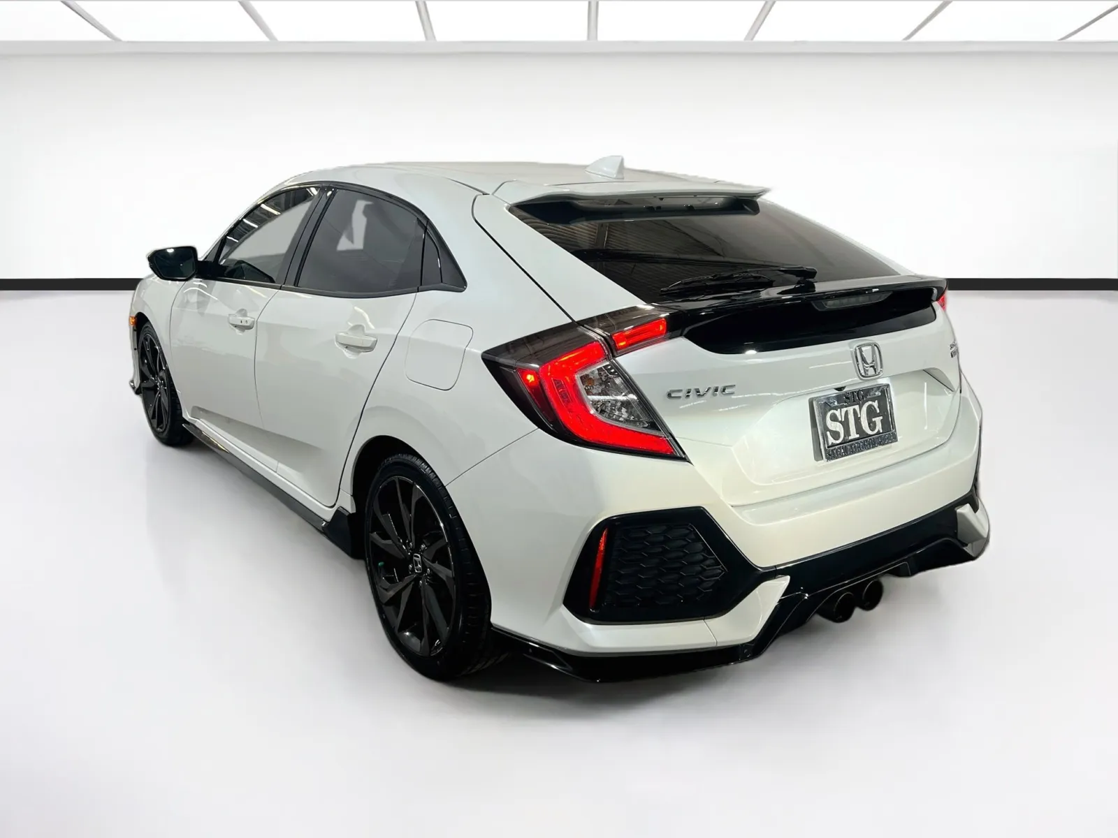 2018 Honda Civic Hatchback Sport Touring - Photo 6