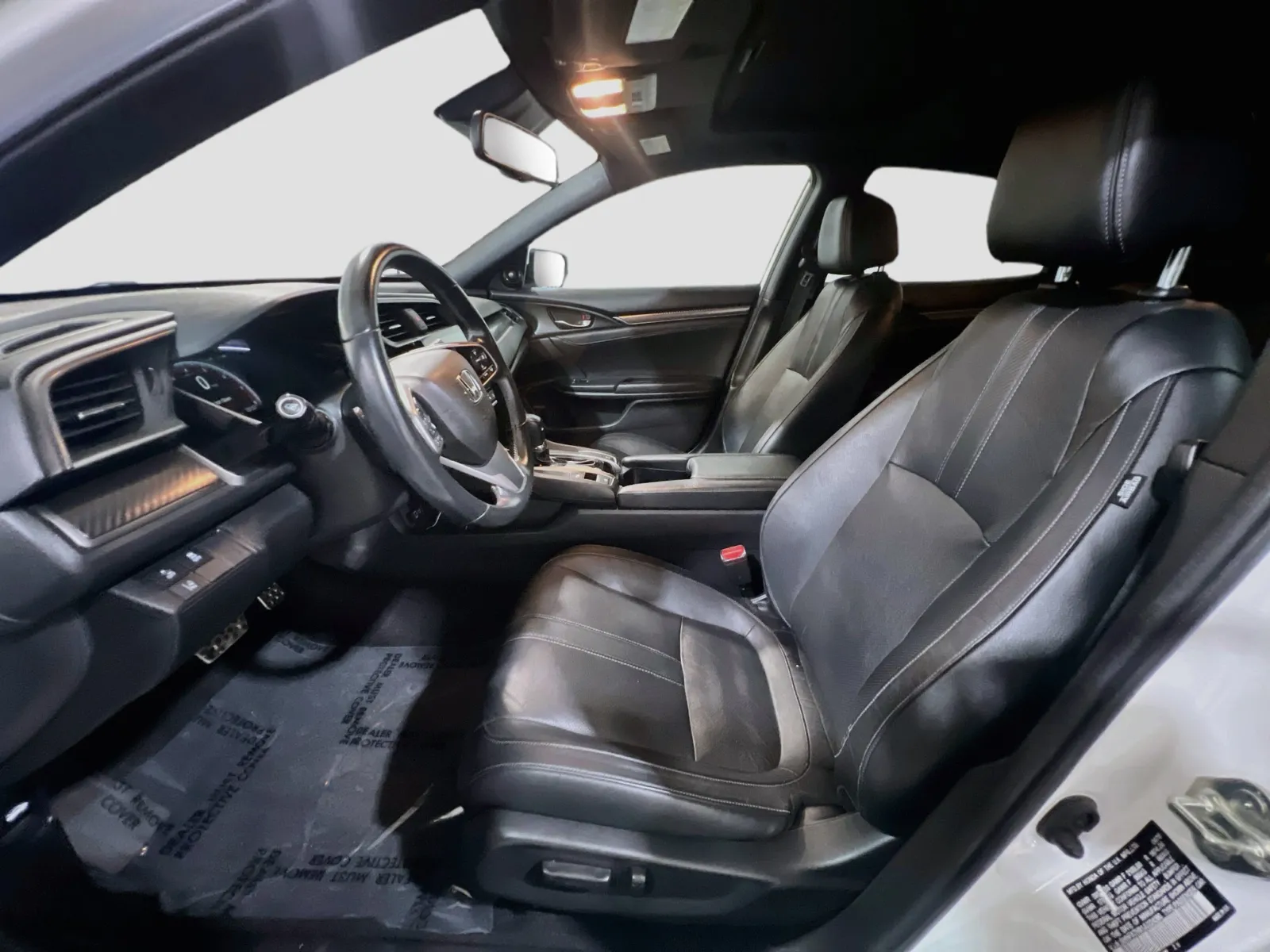 2018 Honda Civic Hatchback Sport Touring - Photo 15