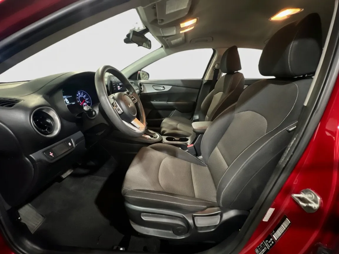 2022 Kia FORTE LXS - Photo 14