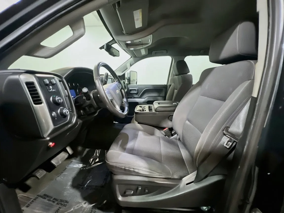 2018 Chevrolet Silverado 2500HD LT - Photo 16