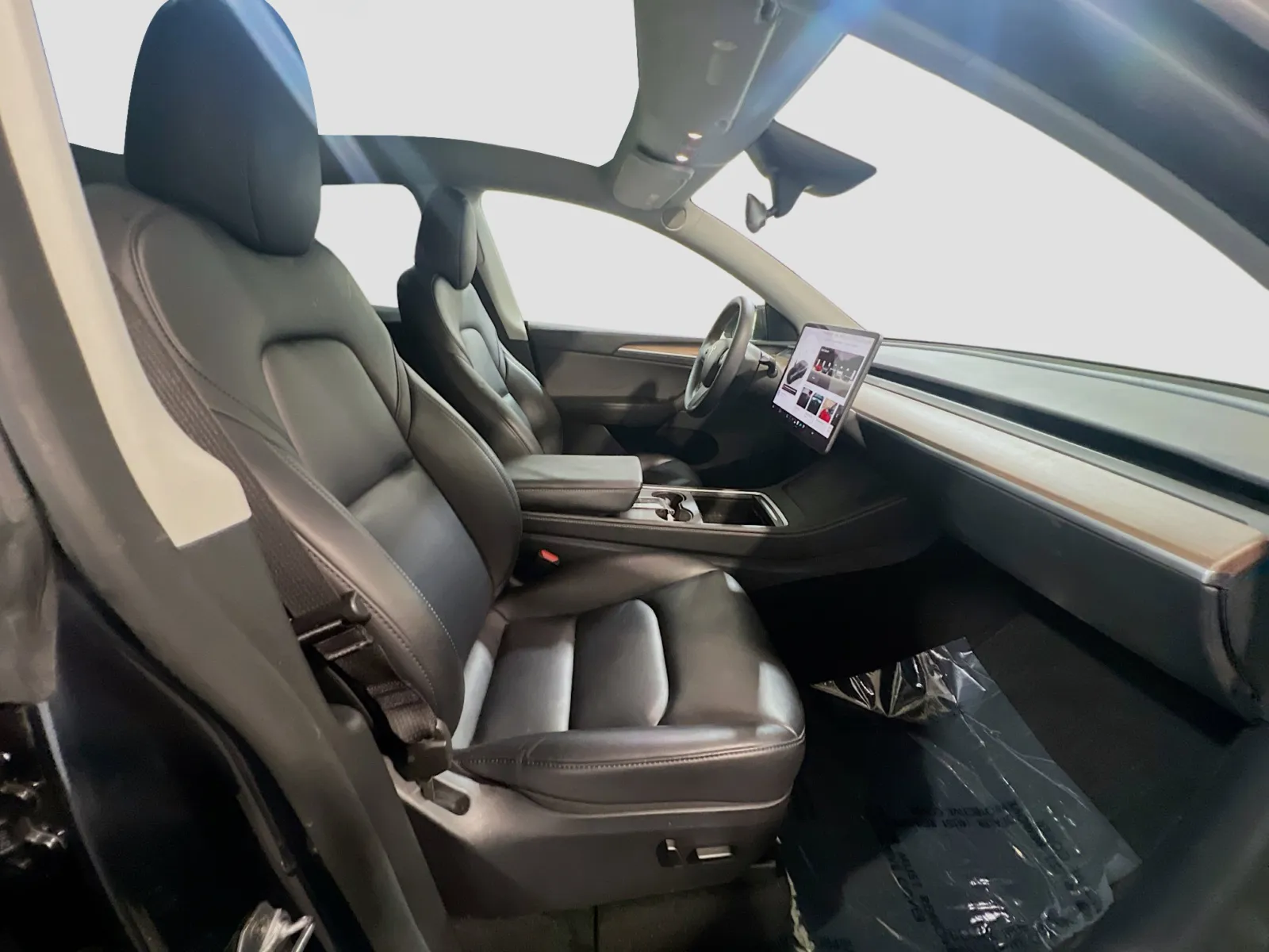 2024 Tesla Model Y Long Range - Photo 21