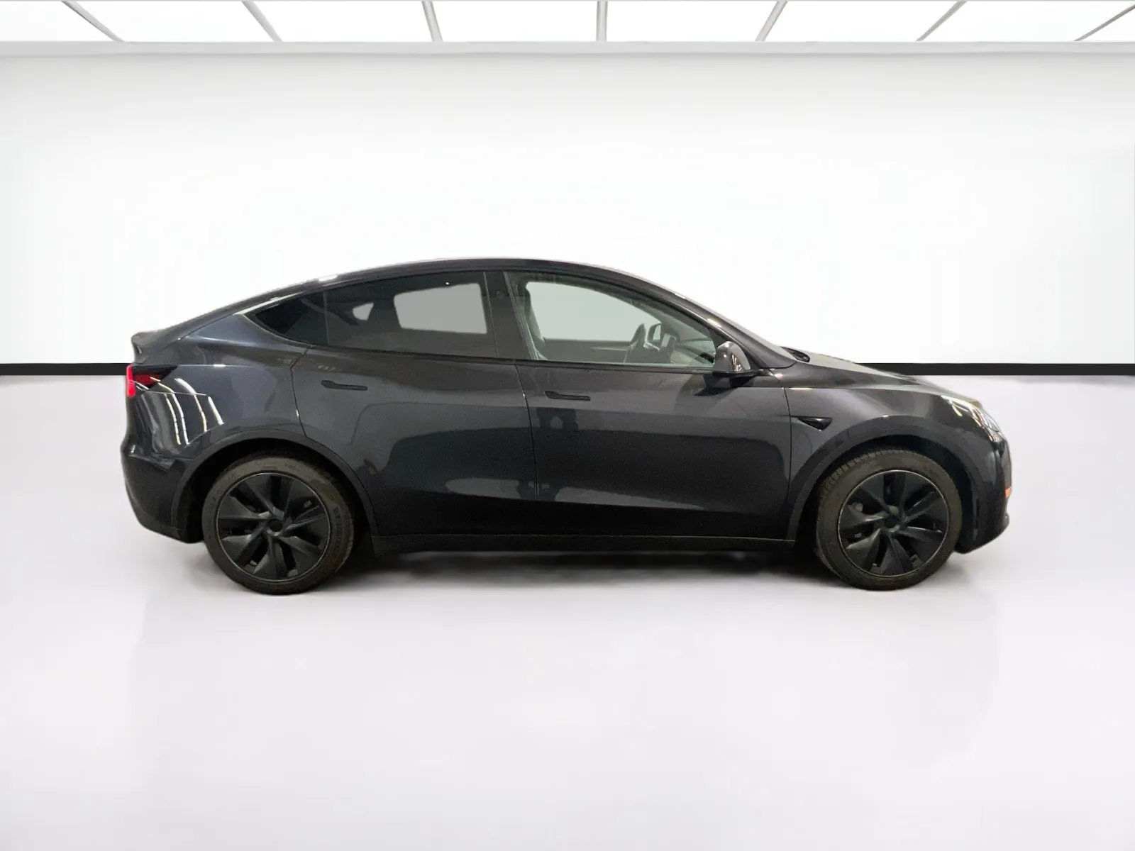 2024 Tesla Model Y Long Range - Photo 23