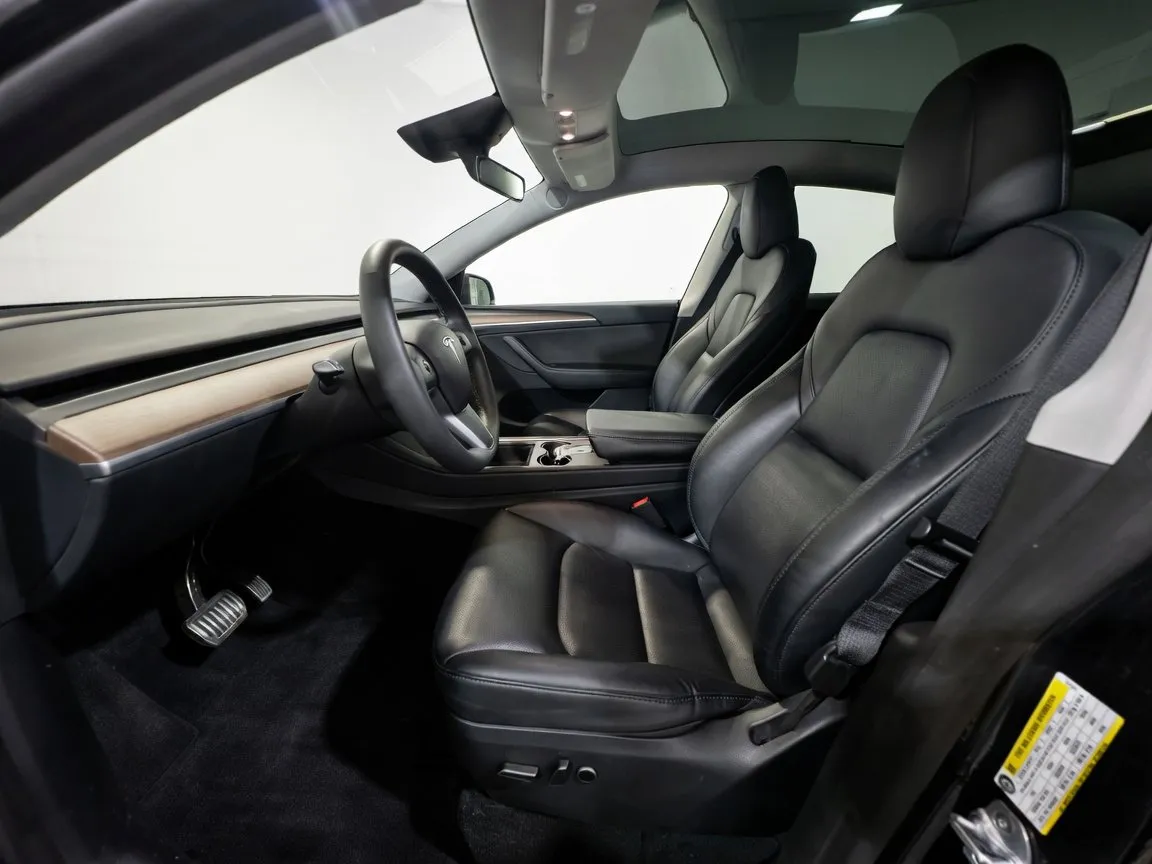 2024 Tesla Model Y Long Range - Photo 15