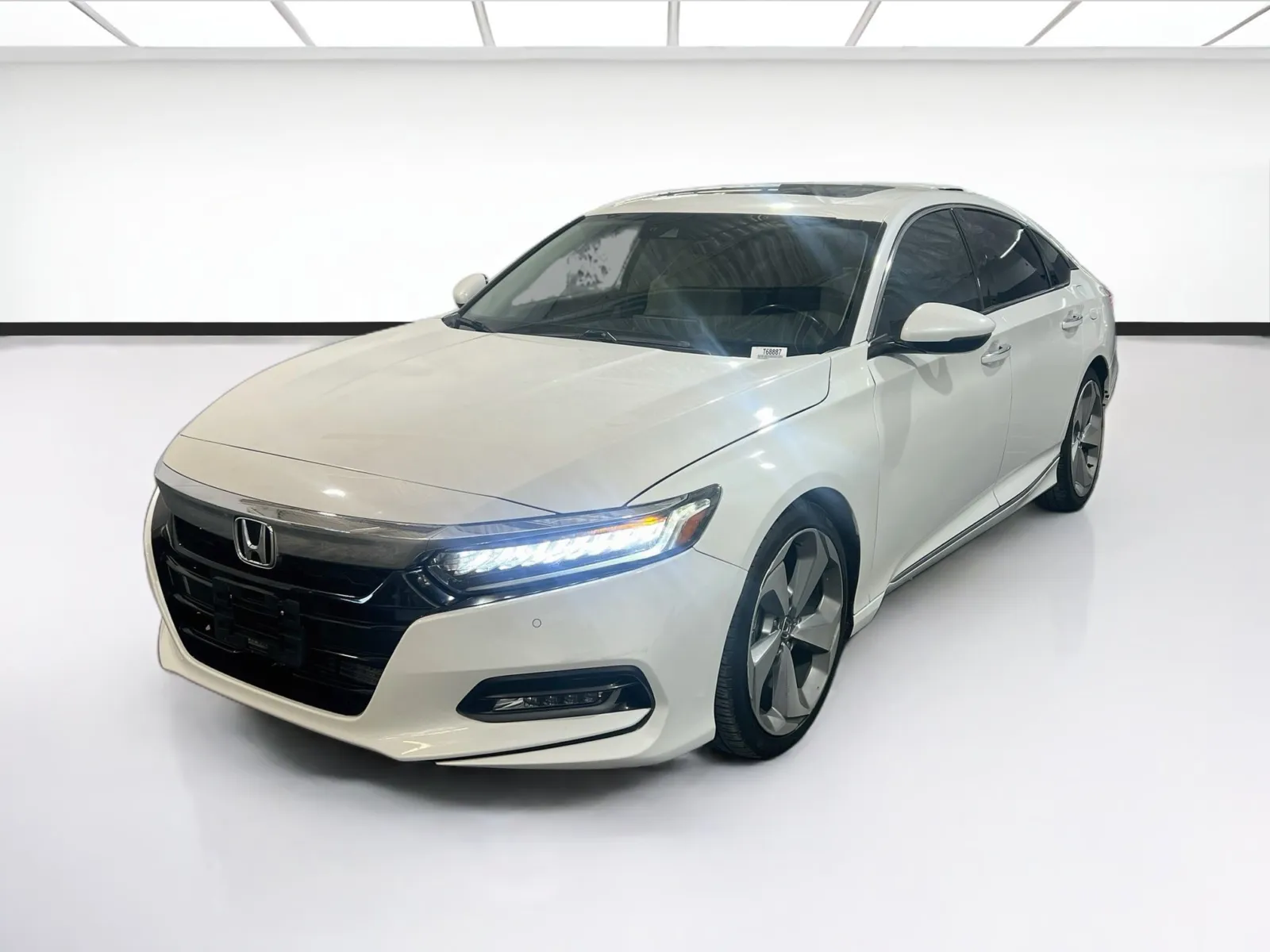 White 2018 Honda Accord Sedan Touring 1.5T for sale in Chandler, AZ