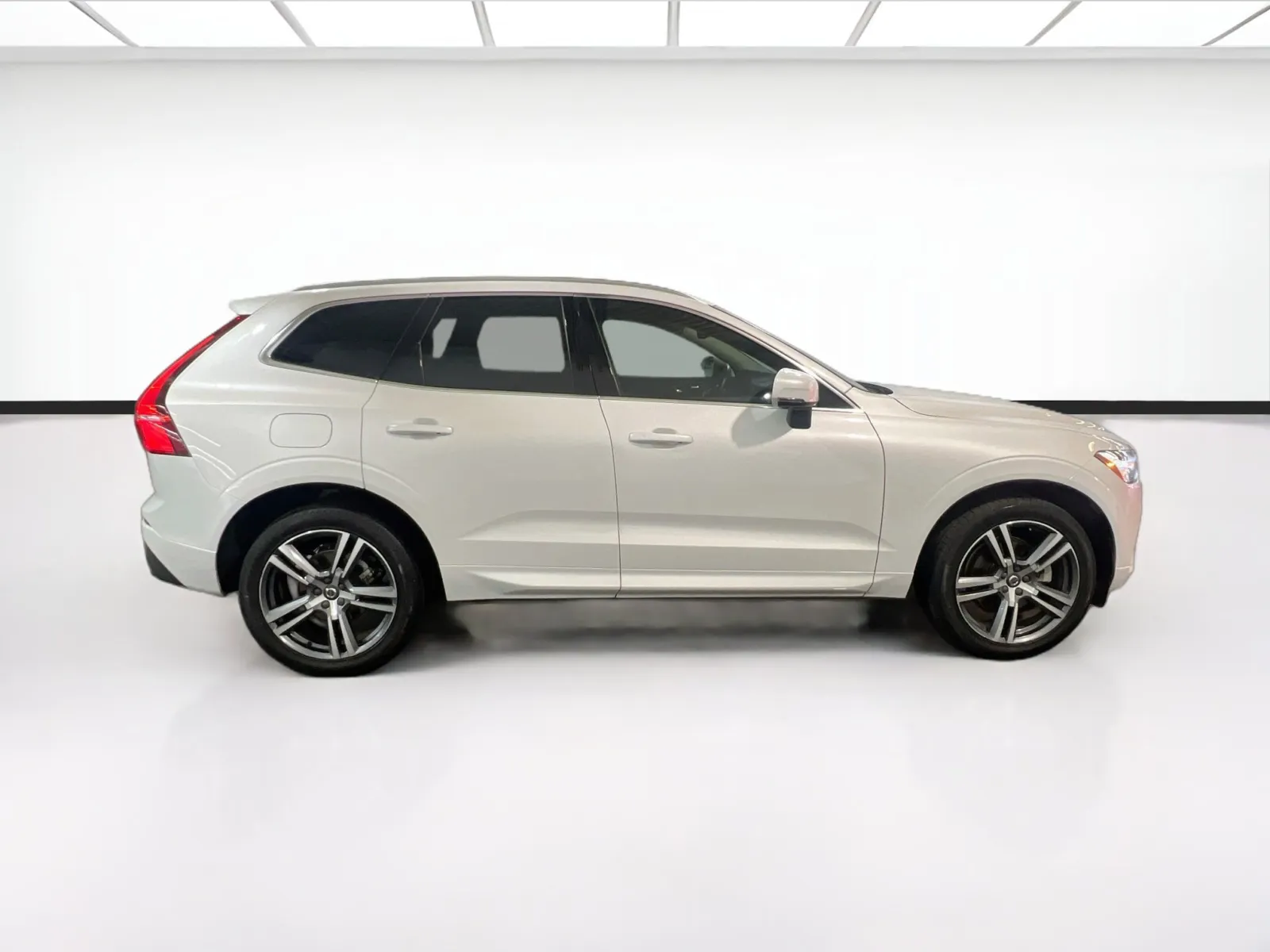2021 Volvo XC60 Momentum - Photo 25
