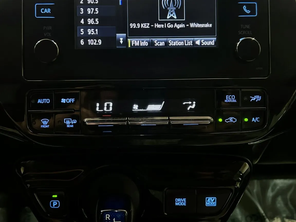 2018 Toyota Prius Two - Photo 11