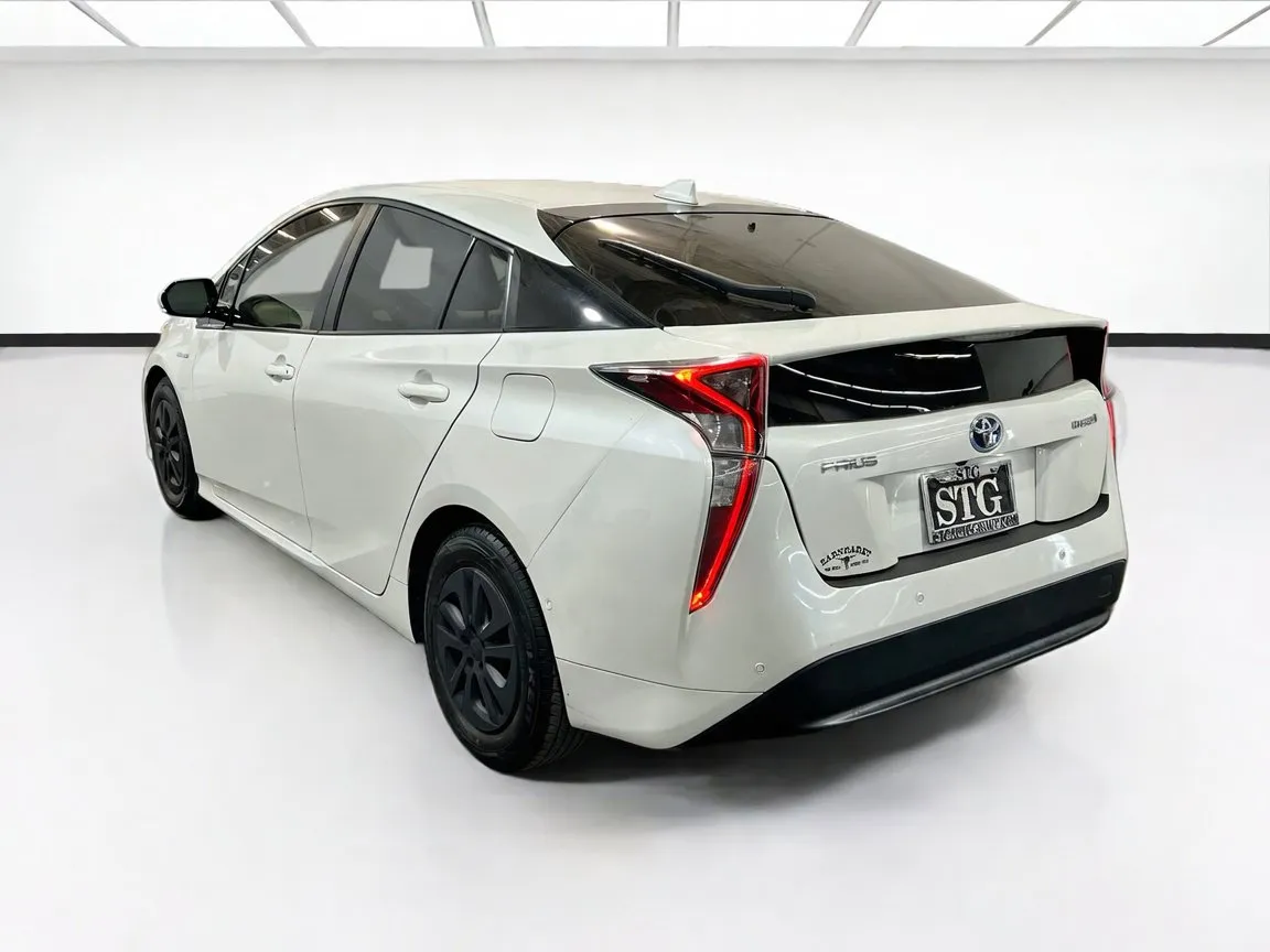 2018 Toyota Prius Two - Photo 6