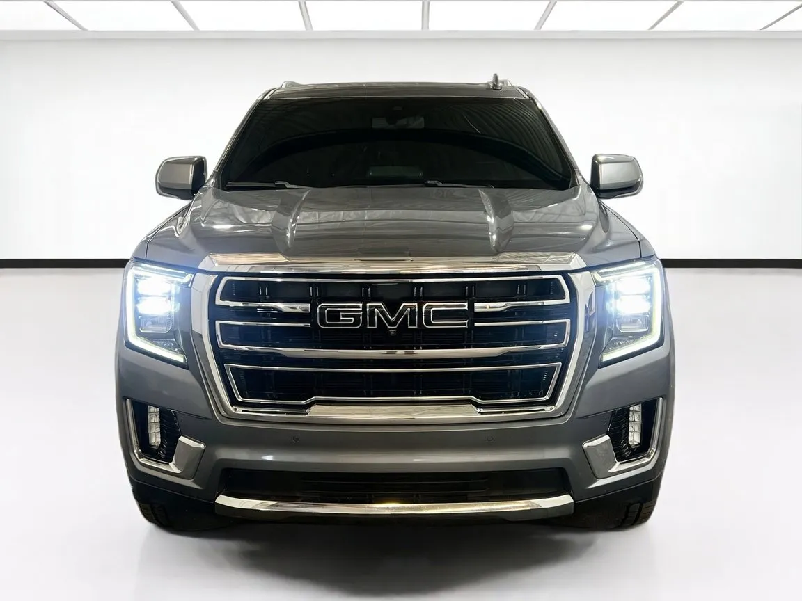 2022 GMC Yukon XL SLT - Photo 2