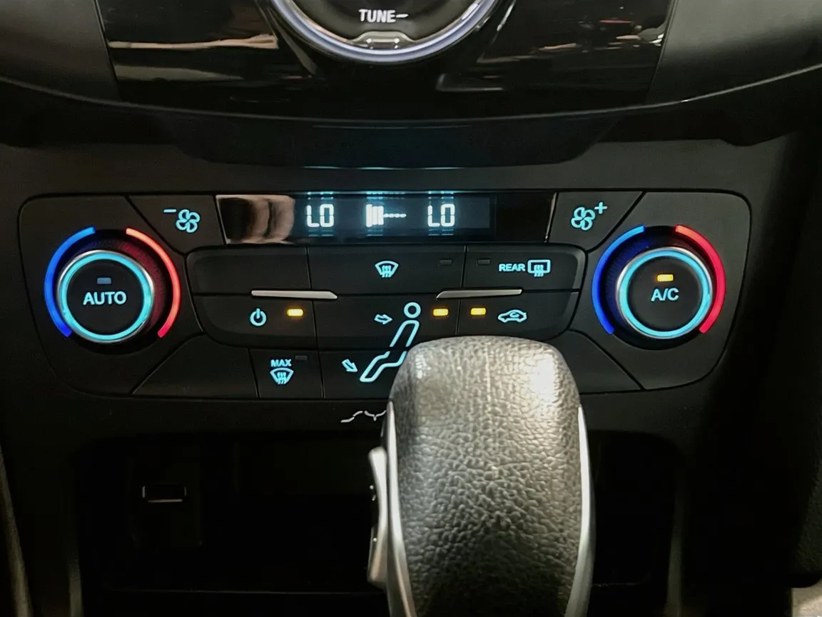 2017 Ford Focus SEL - Photo 11
