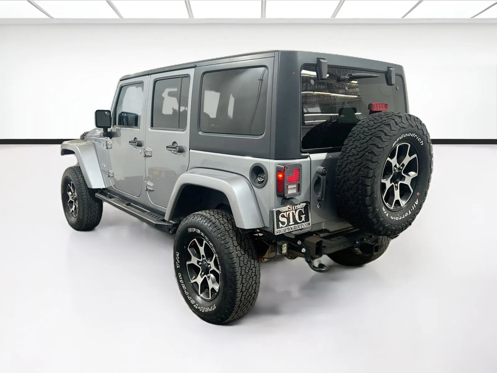 2016 Jeep Wrangler Unlimited Sahara - Photo 6