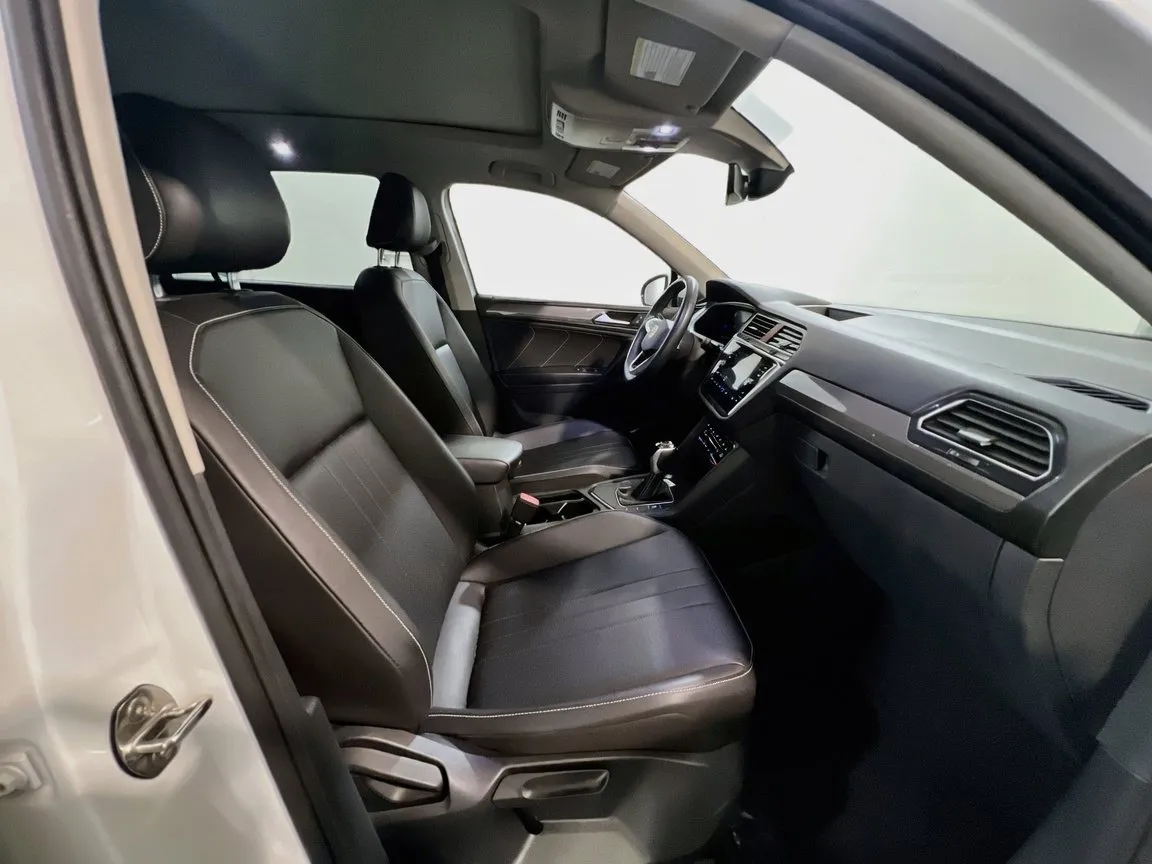 2023 Volkswagen Tiguan SE - Photo 21