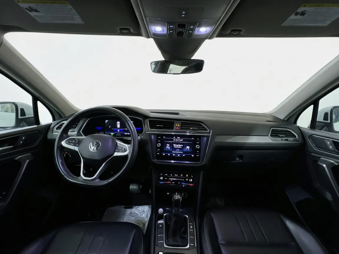 2023 Volkswagen Tiguan SE - Photo 16