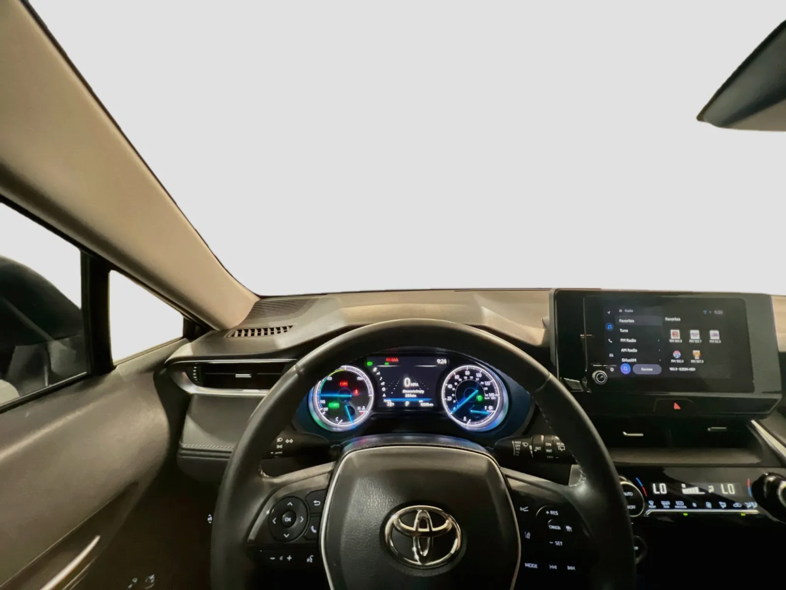2024 Toyota Venza LE - Photo 7