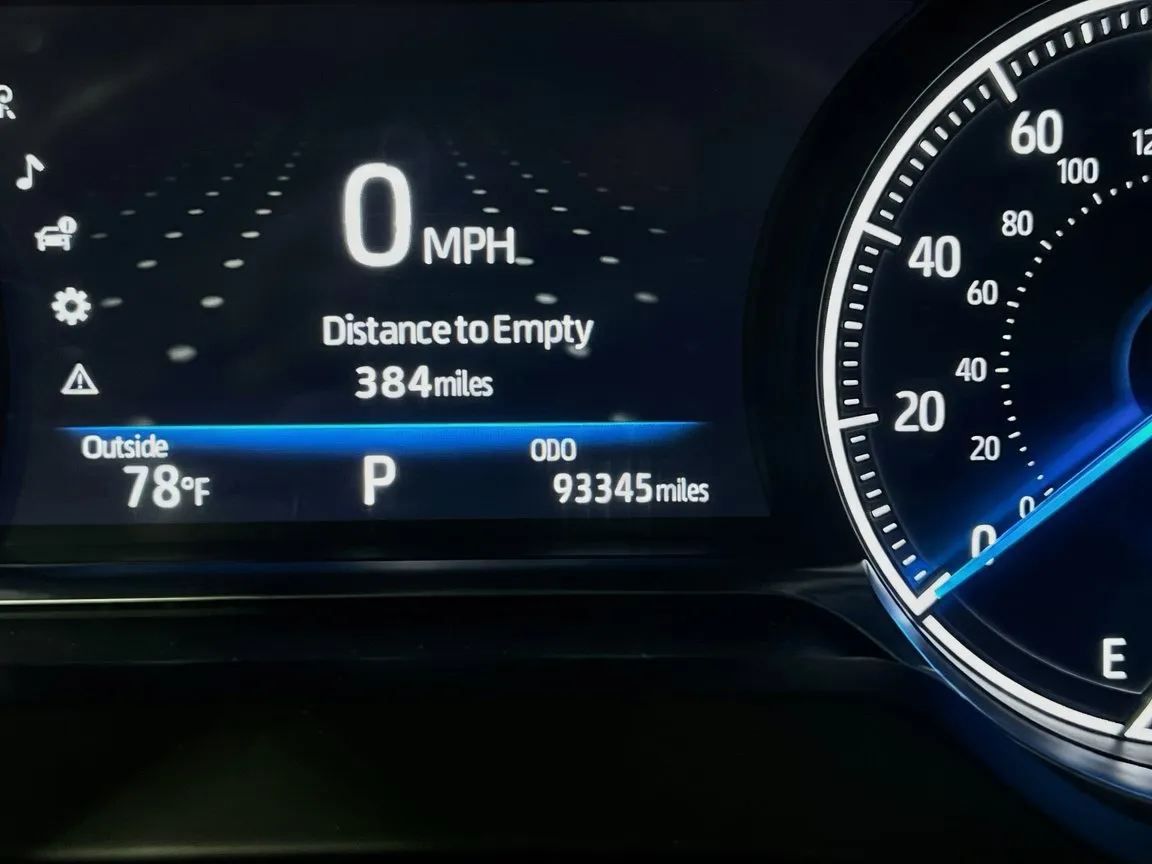 2024 Toyota Venza LE - Photo 8