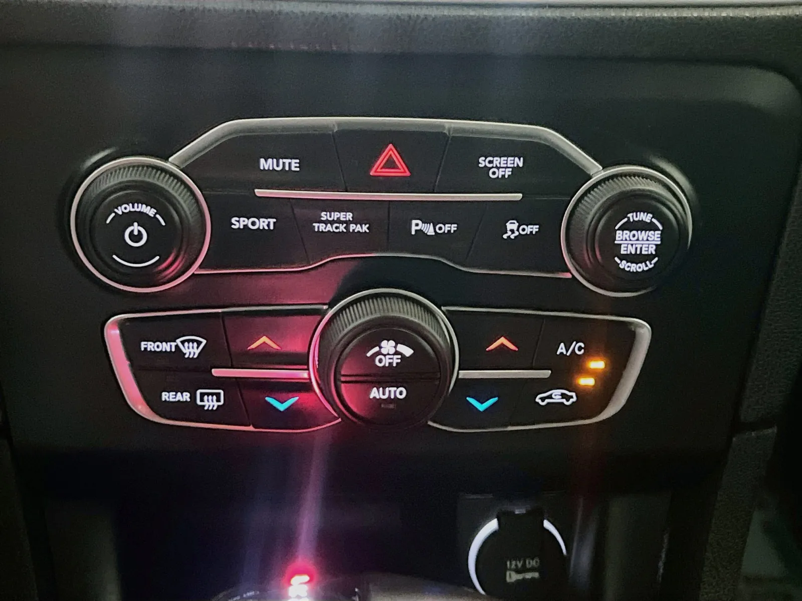 2022 Dodge Charger R/T - Photo 12