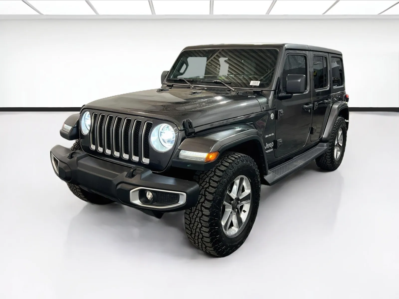 Gray 2018 Jeep Wrangler Unlimited Sahara for sale in Chandler, AZ