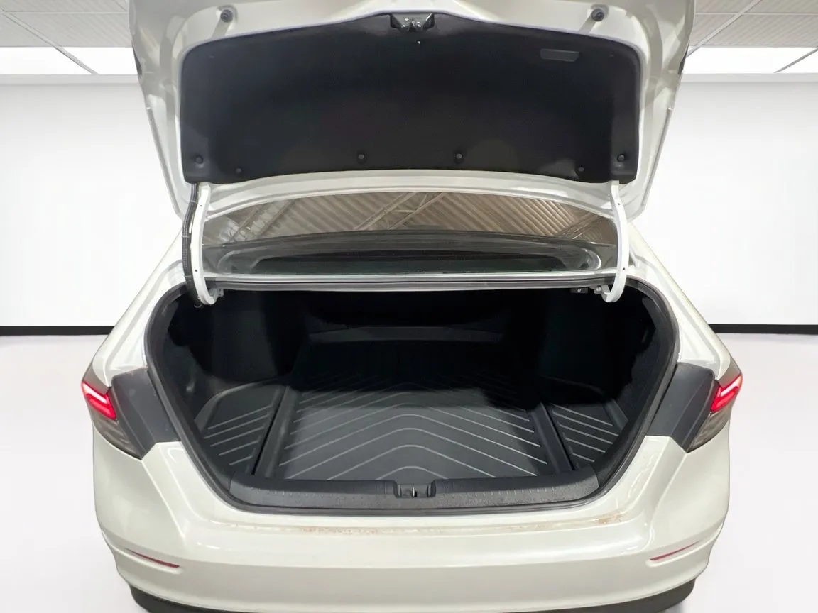 2024 Honda Accord LX - Photo 17