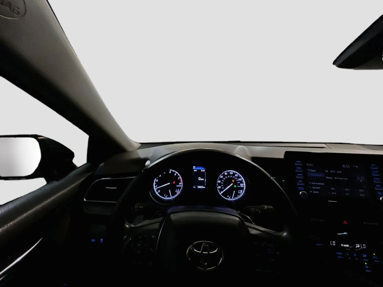 2023 Toyota Camry SE - Photo 7