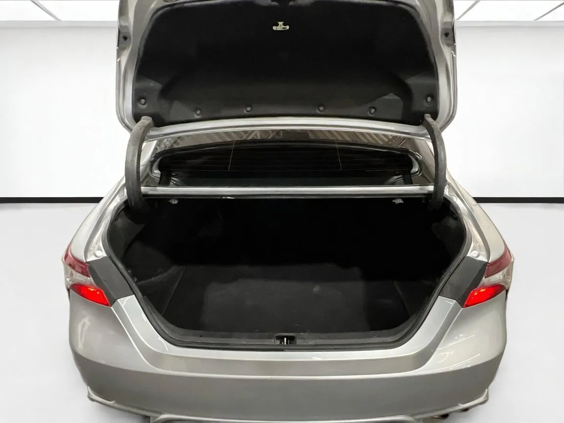 2023 Toyota Camry SE - Photo 17