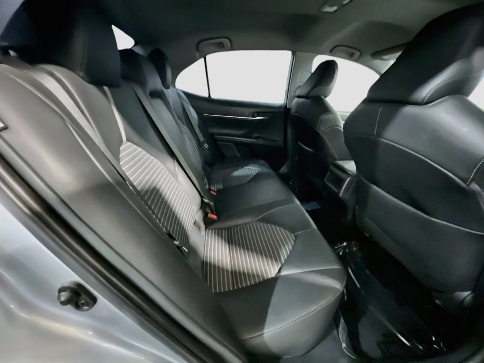 2023 Toyota Camry SE - Photo 18