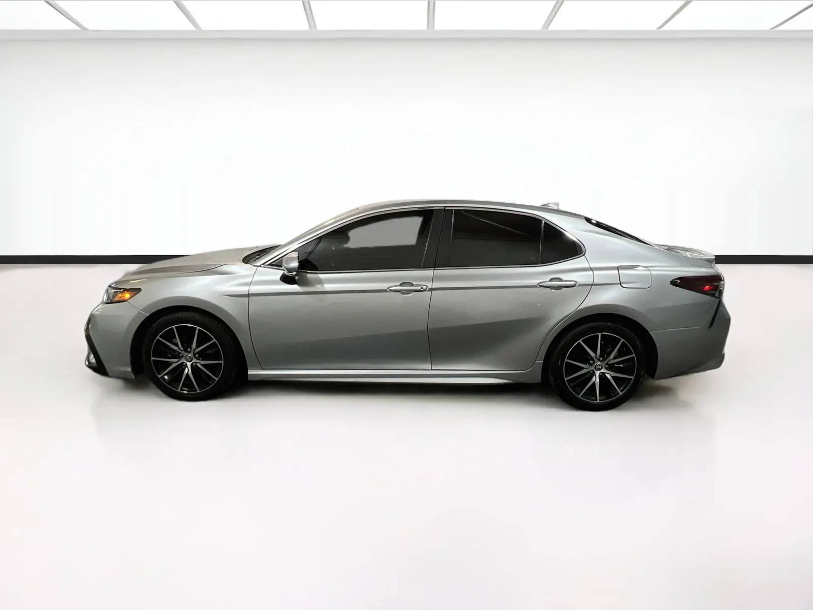 2023 Toyota Camry SE - Photo 21