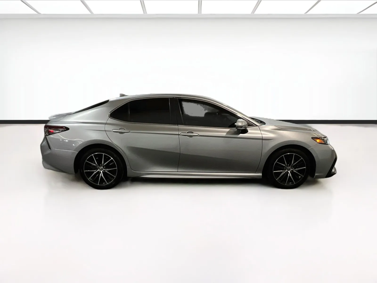 2023 Toyota Camry SE - Photo 22