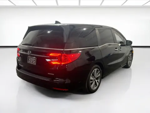More photos of 2022 Honda Odyssey Touring at STG Auto Group of Chandler, AZ