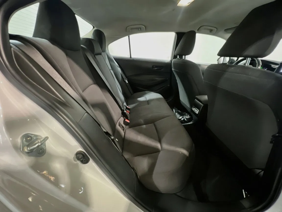 2024 Toyota Corolla LE - Photo 18