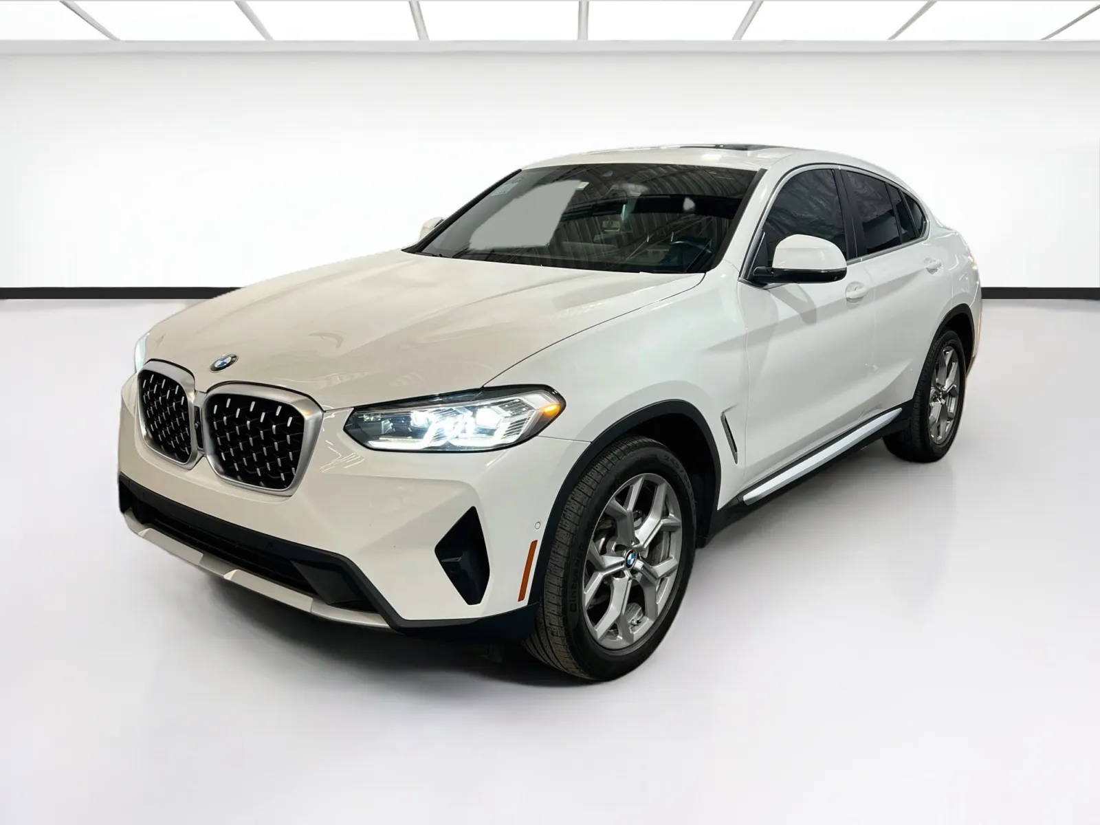 White 2022 BMW X4 xDrive30i for sale in Chandler, AZ