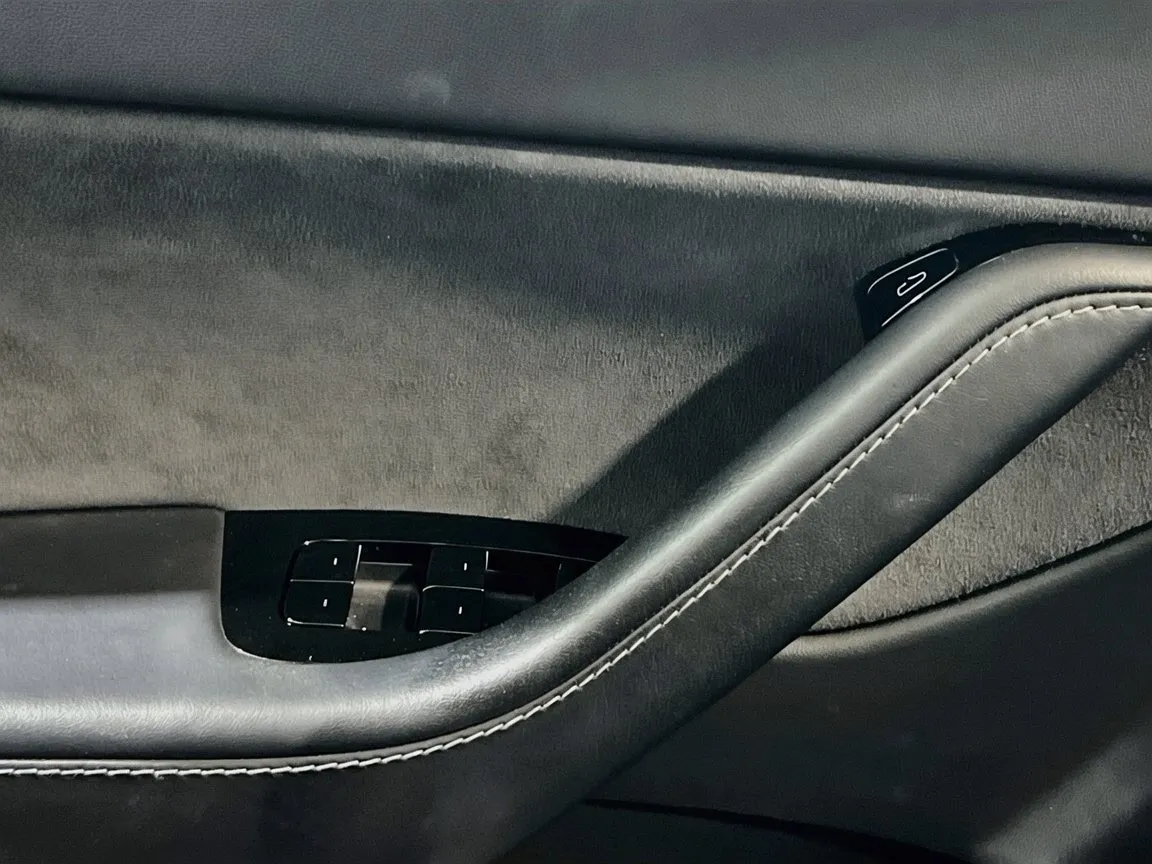 2021 Tesla Model Y Long Range - Photo 14