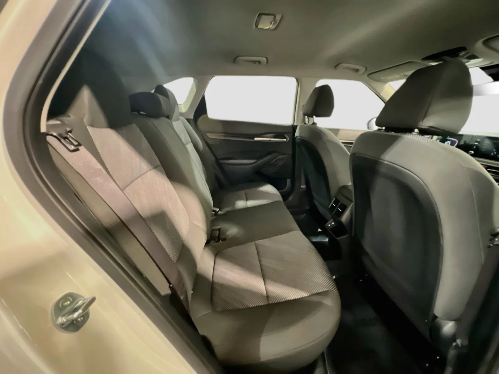 2025 Kia Seltos LX - Photo 19