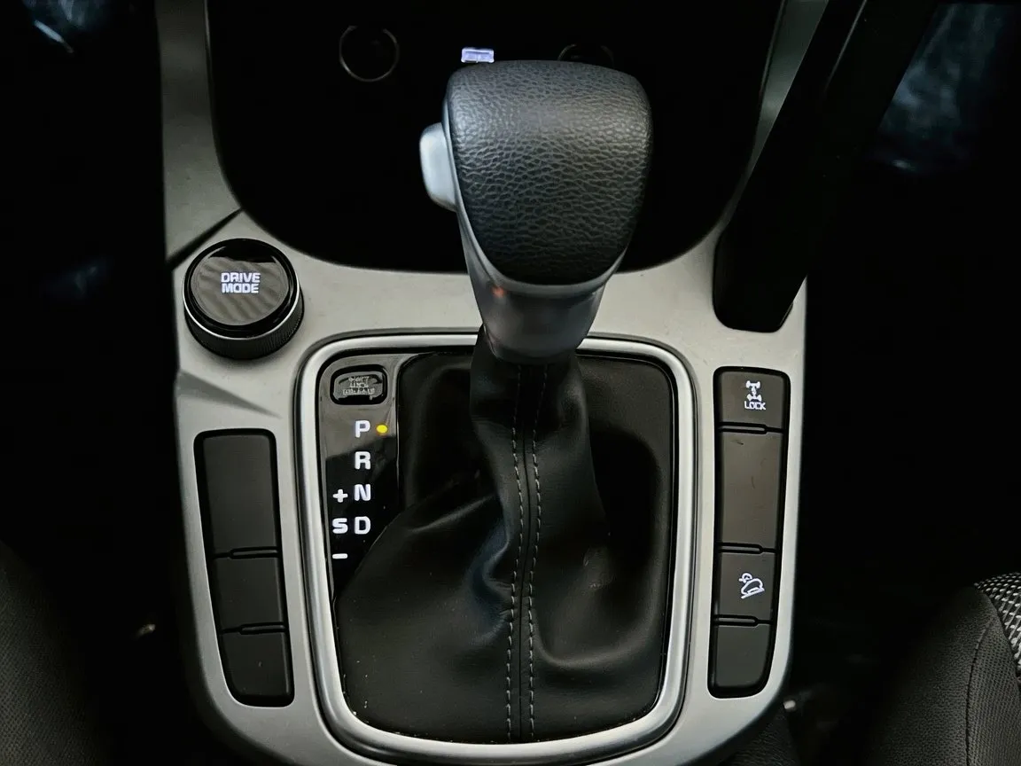 2025 Kia Seltos LX - Photo 12