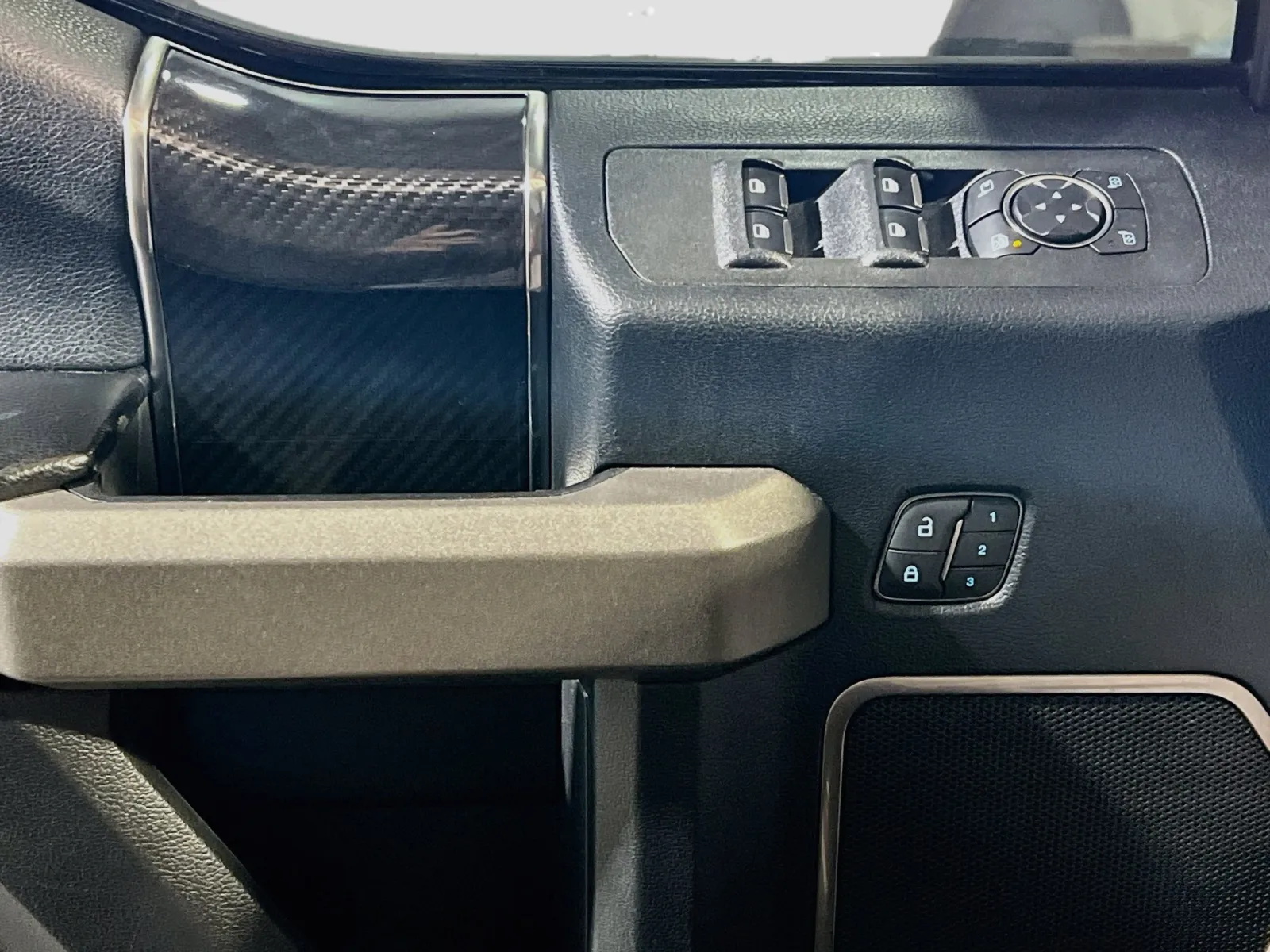 2018 Ford F-150 Raptor - Photo 14