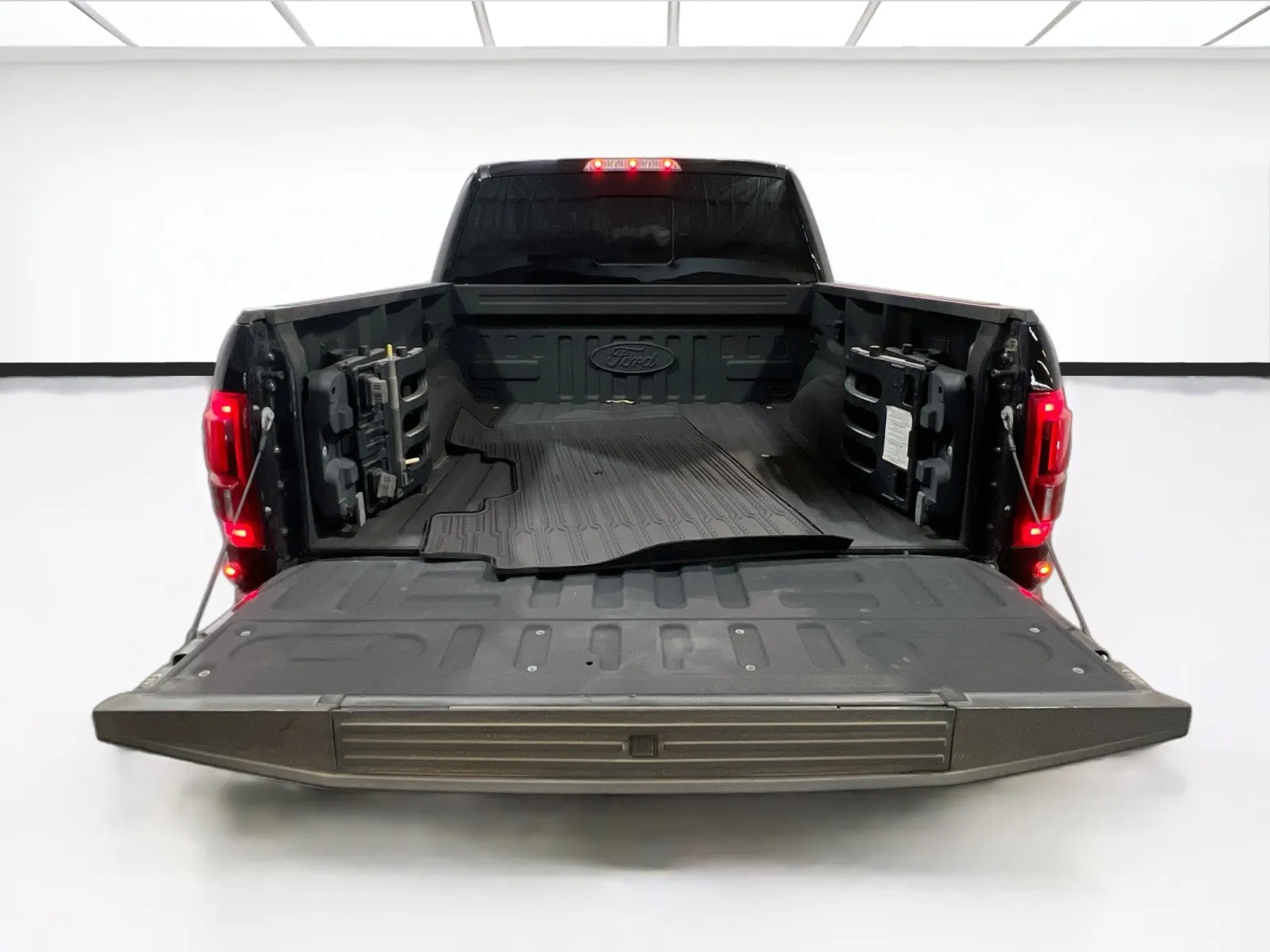 2018 Ford F-150 Raptor - Photo 20