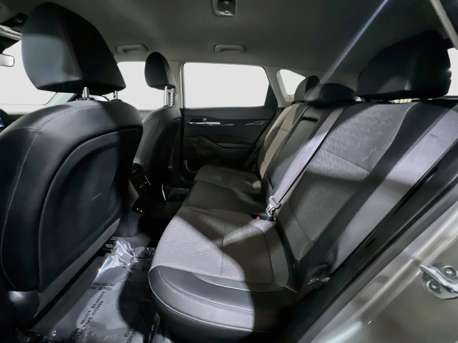 2025 Kia Seltos S - Photo 16