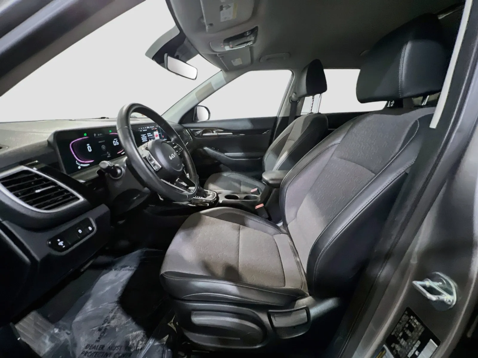 2025 Kia Seltos S - Photo 14