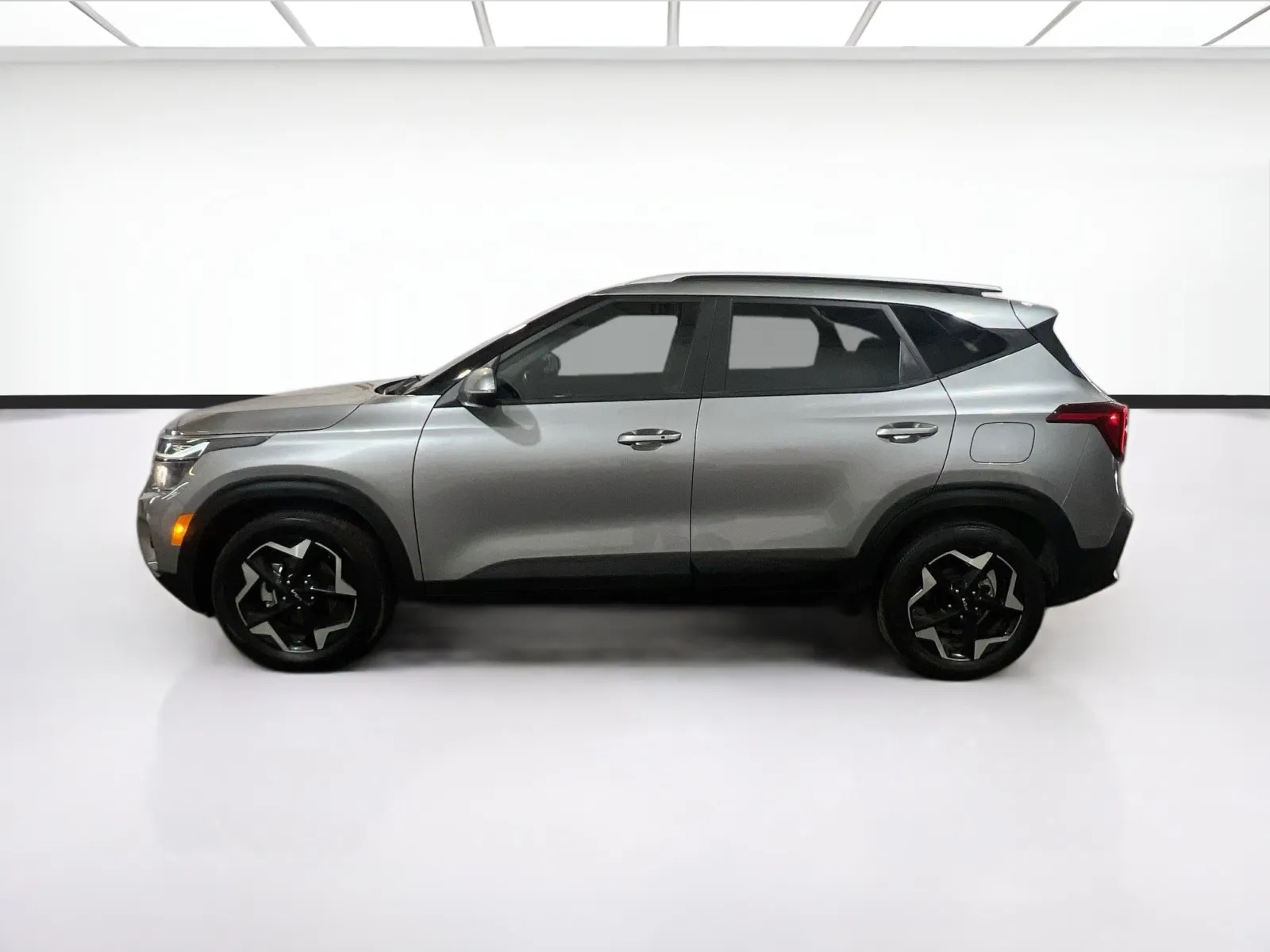 2025 Kia Seltos S - Photo 22