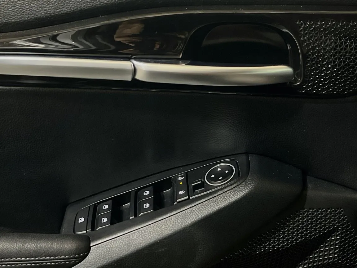 2025 Kia Seltos S - Photo 13