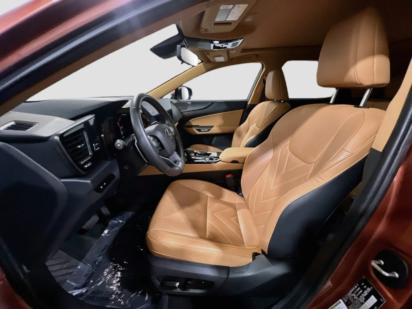 2025 Lexus NX Hybrid 350h - Photo 16