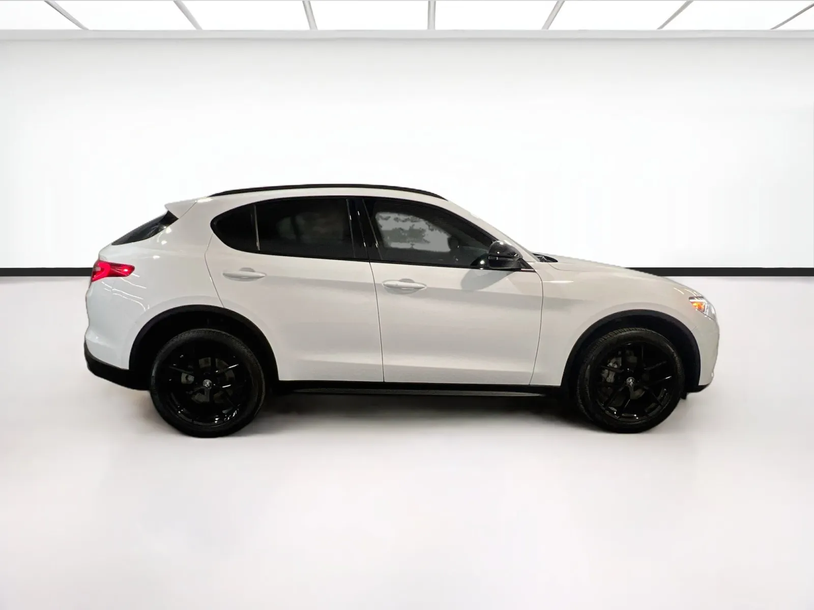 2021 Alfa Romeo Stelvio Base - Photo 23