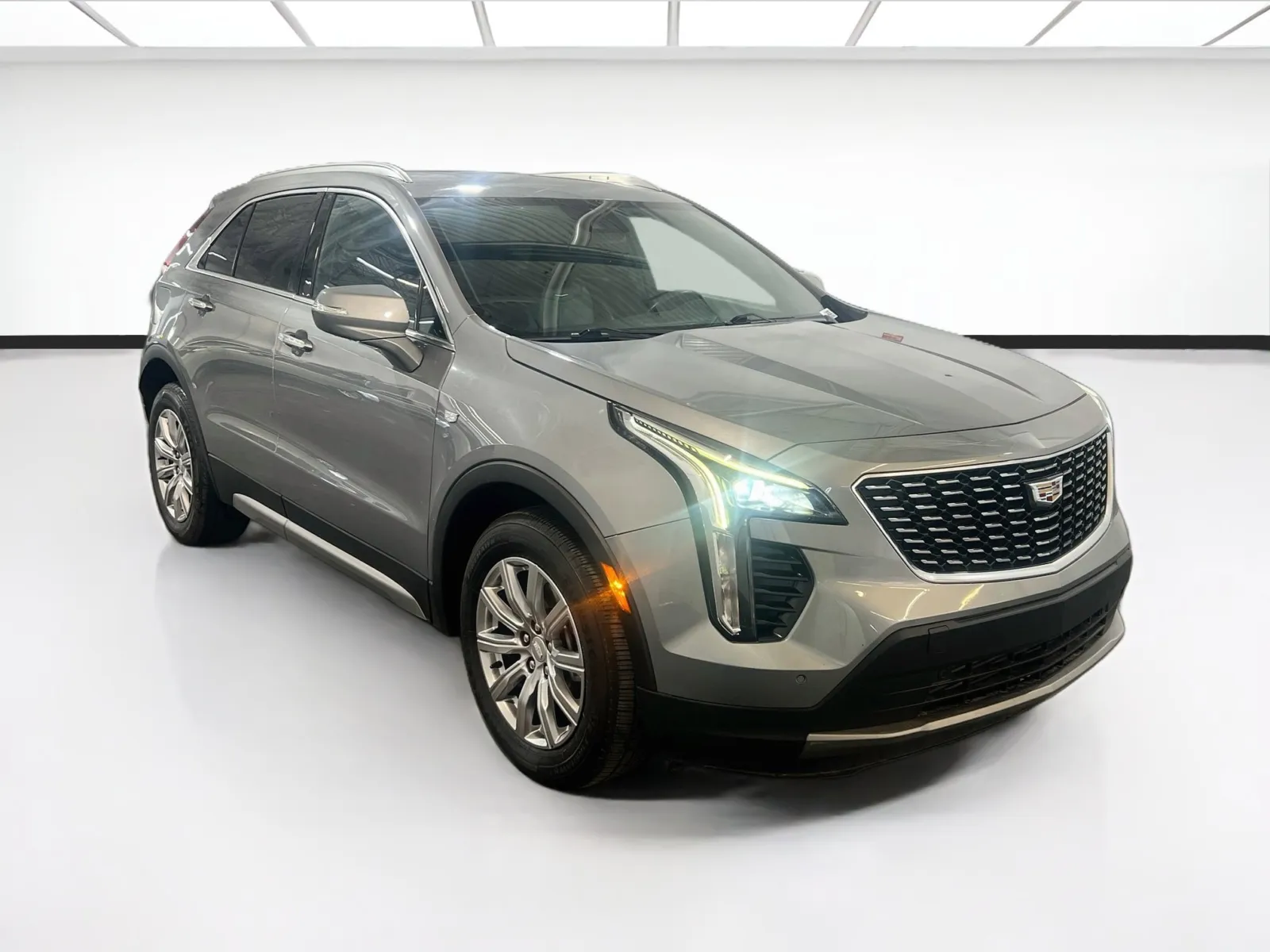 2023 Cadillac XT4 Premium Luxury - Photo 3
